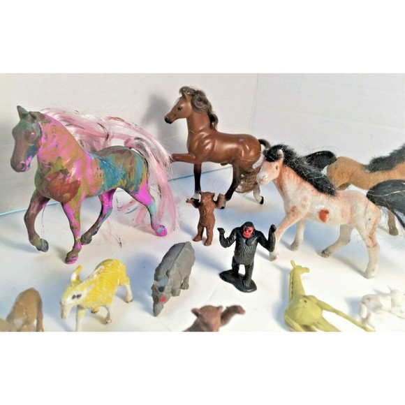 Lot 18 Plastic Toy Animals -Horses Lion Bear Zebra Safari Pony Giraffe Elephant - Picture 1 of 5